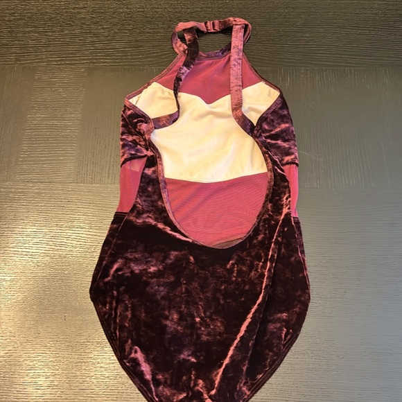 Maroon  size  adult medium leotard - Picture 3 of 3